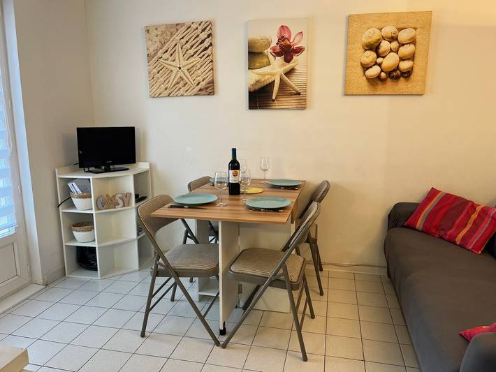 Gîte pour 5 personnes, avec terrasse et piscine dans Plage des Ayguades - 4
