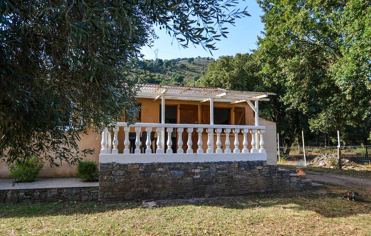 Charmant appartement avec piscine et terrasse près de Castello-di-Rostino in Castello-di-Rostino, Arrondissement de Corte