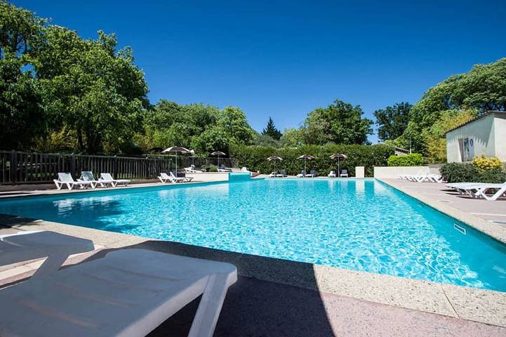 Gîte pour 6 personnes, avec piscine ainsi que jardin et terrasse à Montréal (Rhône-Alpes) - 4