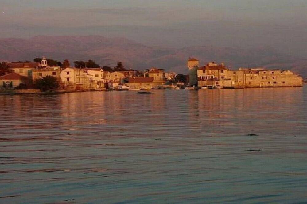 Xxxxxxxxxxxxxxx in Kastel Gomilica, Kaštela