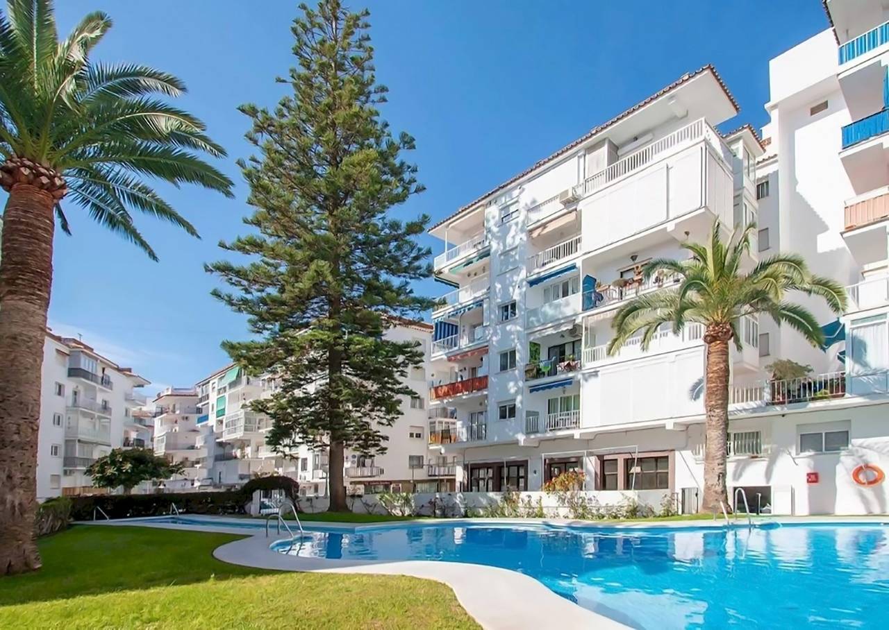 Apartamento entero, Apartamento de vacaciones para 2 personas con piscina in Nerja Centre, Nerja