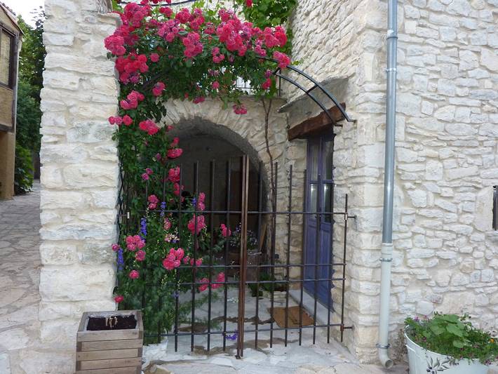 Gîte pour 2 personnes, avec terrasse, animaux acceptés dans les Alpes-de-Haute-Provence - 2