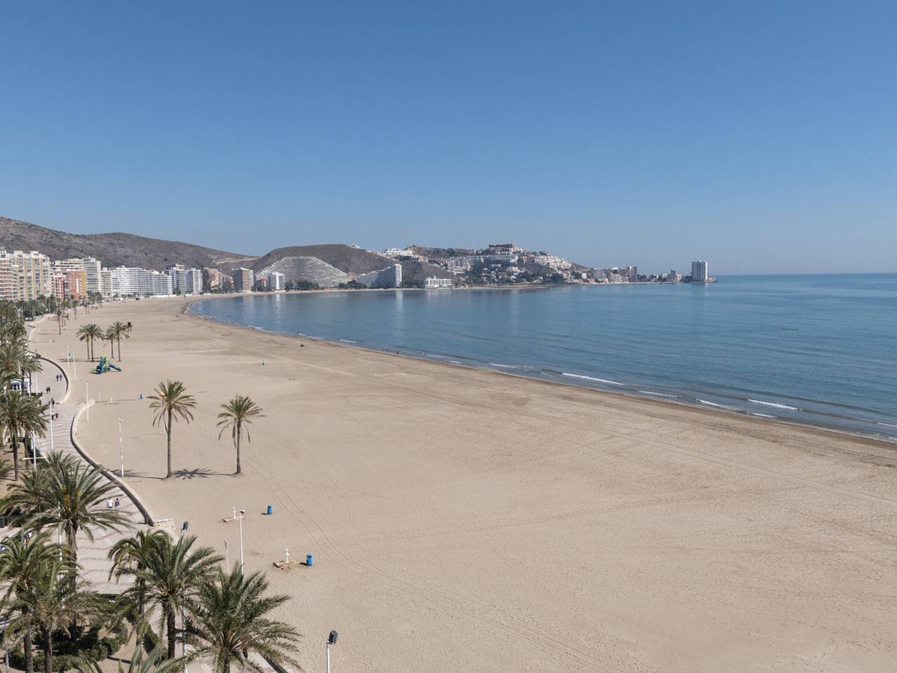 Ganze Wohnung, Geräumiges Strandapartment in Cullera, 3 Schlafzimmer, Nahe Geschäfte in Cullera, Costa de Valencia