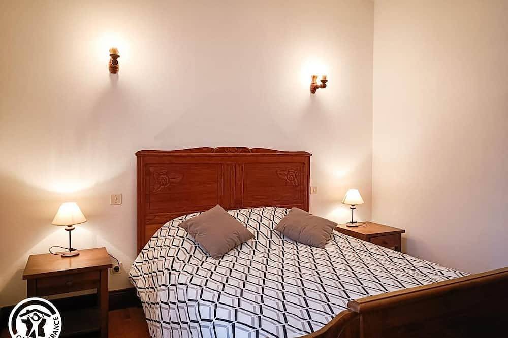 46g1396 - Montfaucon in Montfaucon (Lot), Macizo Central