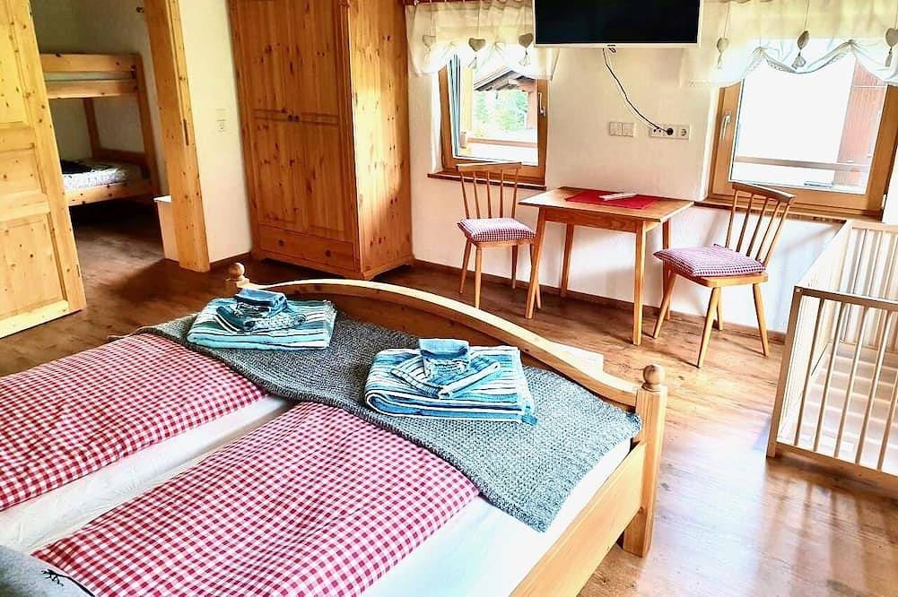 Geheel appartement, Apartment with 125sqm, 3 bedrooms, max. 8 persons in Tannheim, Allgäuer Alpen (Oostenrijk)