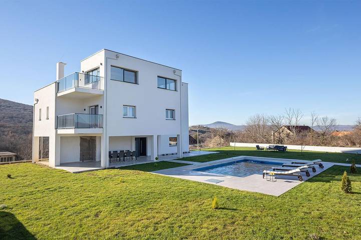 Ferienhaus für 8 Personen, mit Balkon und Garten sowie Sauna - 1