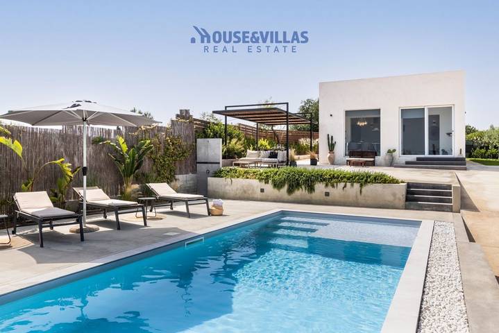 Villa per 4 persone, con piscina e giardino a Noto
