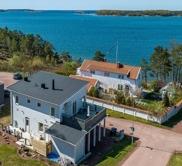 Villa för 11 Personer, med trädgård samt bastu och utsikt på Åland