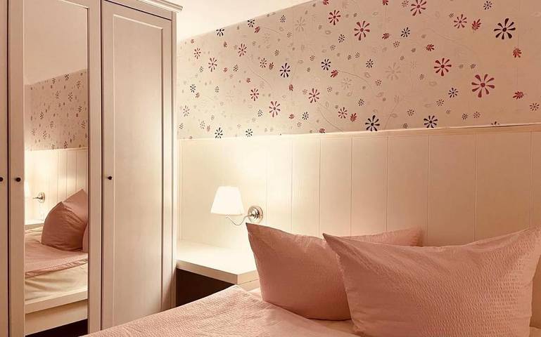 Ferienhaus für 6 Personen, mit Balkon und Whirlpool sowie Terrasse und Garten am Silbersee - 2