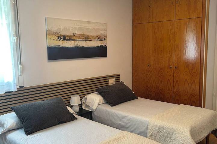 House for Groups and Families, sleeps 11 people in Barañain, Province de Navarra