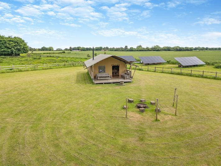 Glamping for 6 people, with garden, with pets in Norfolk