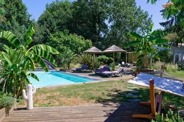 Chambre d’hôte pour 2 personnes, avec piscine et terrasse ainsi que jardin et vue à Le Champ-Saint-Père