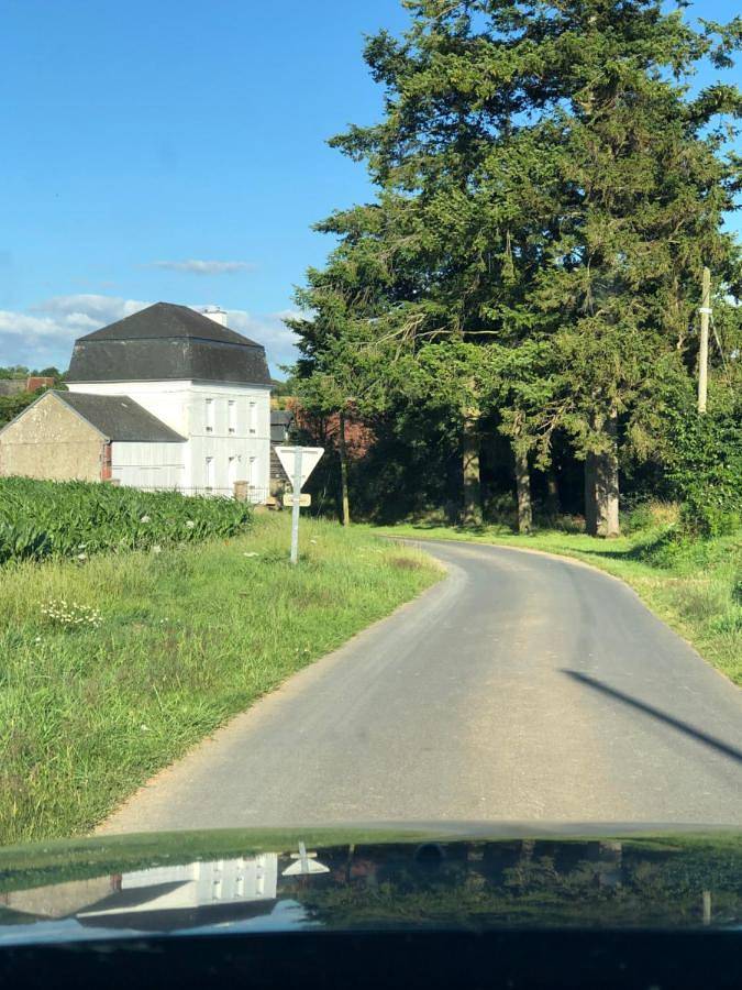 Location de vacances pour 9 personnes, avec jardin et vue ainsi que bassin pour enfant et piscine dans Torigny-les-Villes - 3