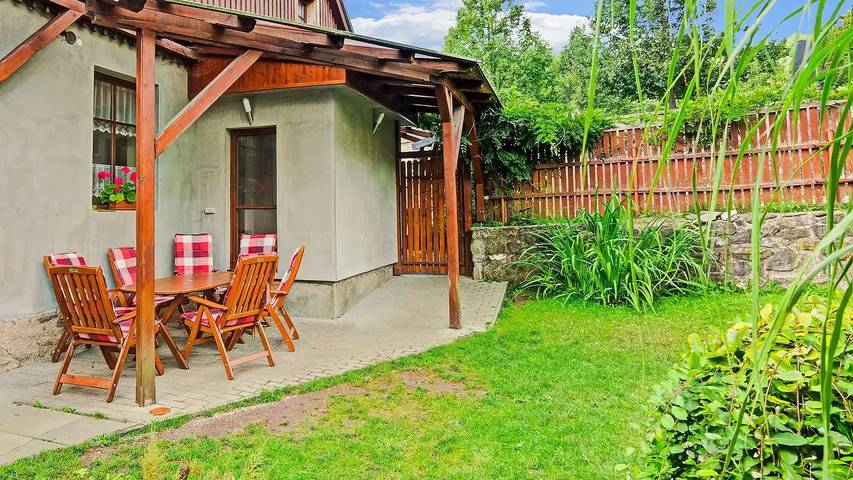 Ferienhaus für 10 Personen, mit Garten und Pool - 1