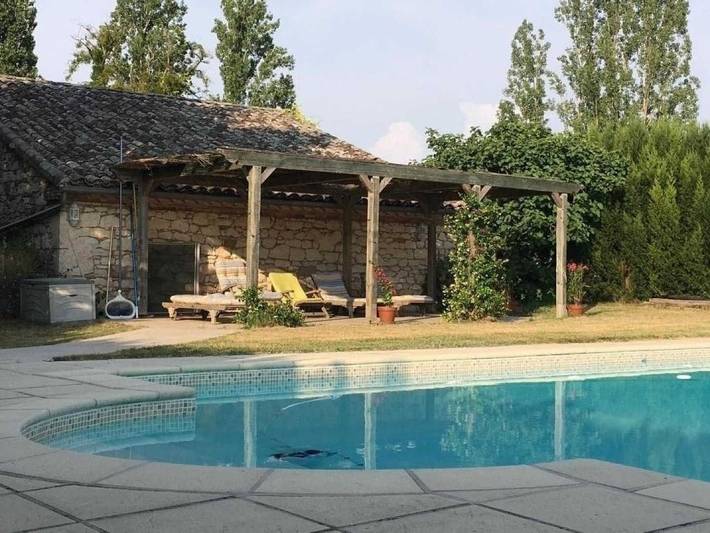 Gîte pour 12 personnes, avec terrasse et piscine - 1