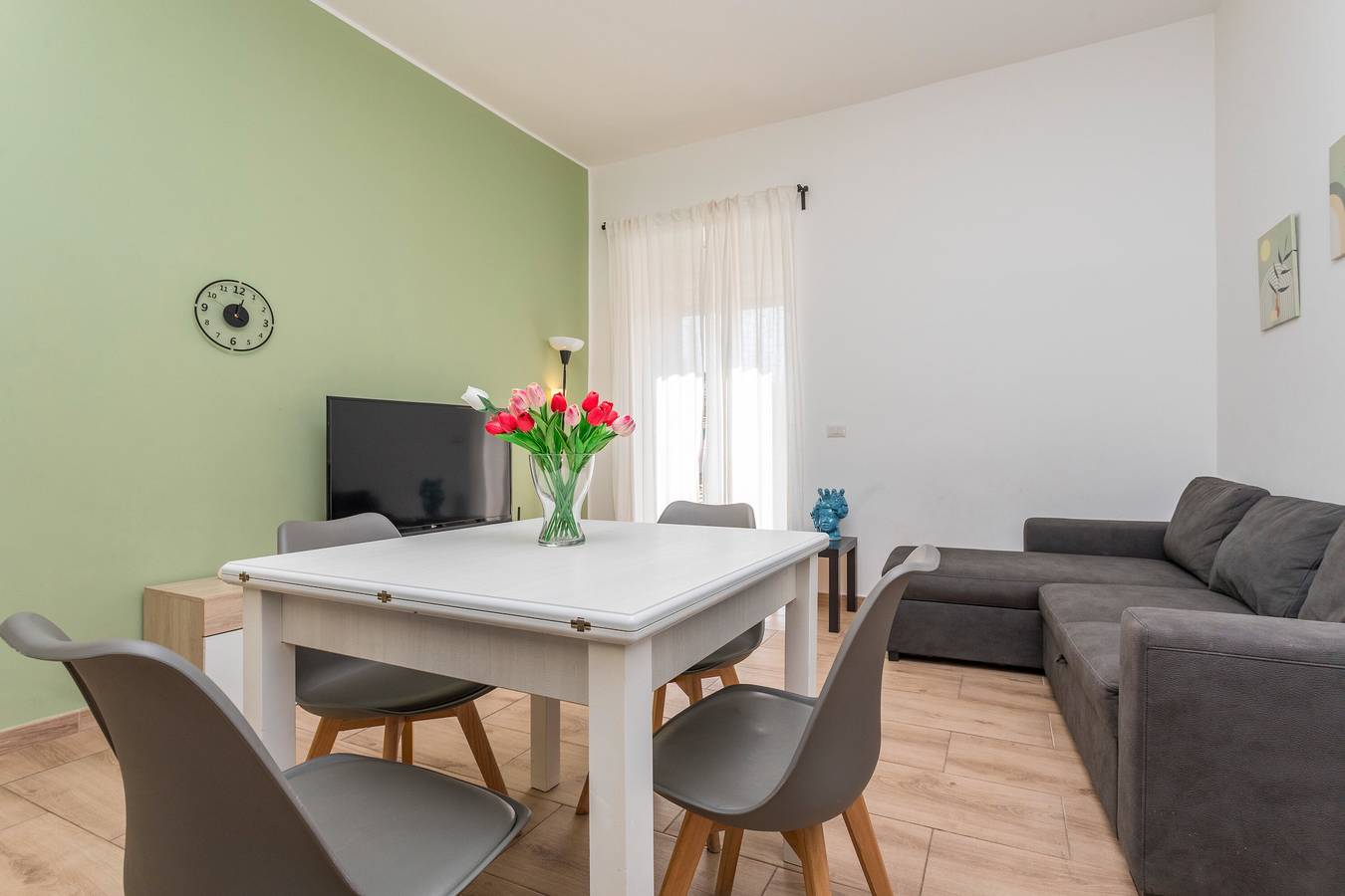 Apartamento entero, Apartamento 'Eleven Holidays Home' con Balcón, Wi-Fi y Aire Acondicionado in Catania, Provincia de Catania