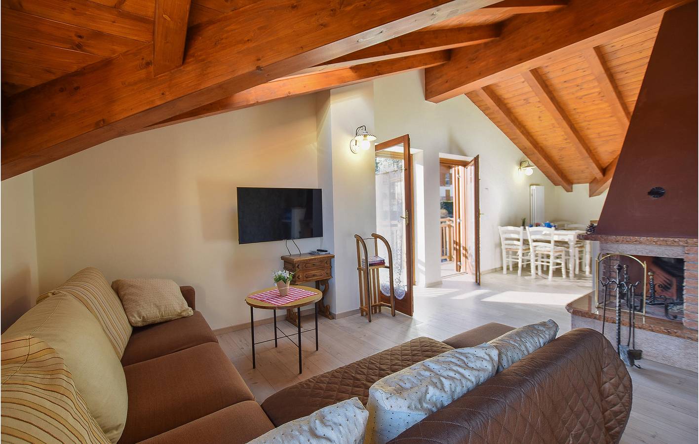 Appartement avec vue sur la montagne, parking et terrasse in Fai della Paganella, Massif de Brenta