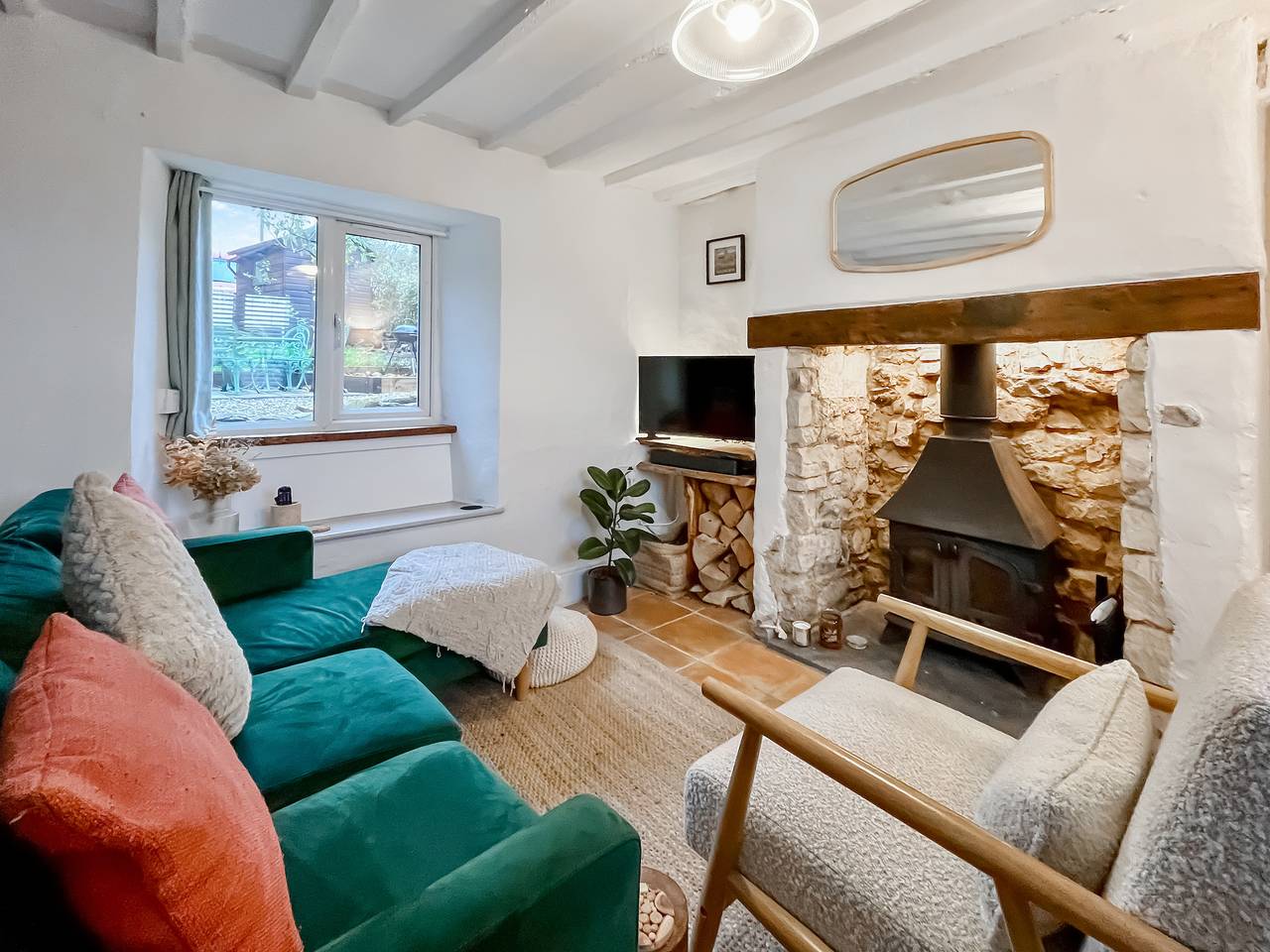 Holly Tree Cottage in Stroud, Gloucestershire