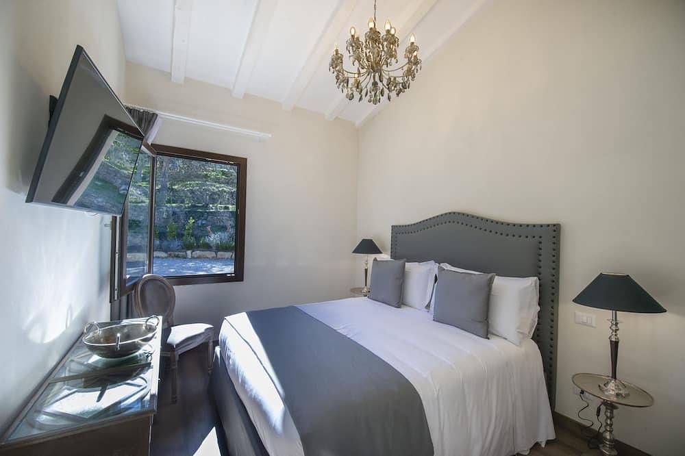 Villa Il Tinaio in Chianti by Fantasia Villas in Chianti