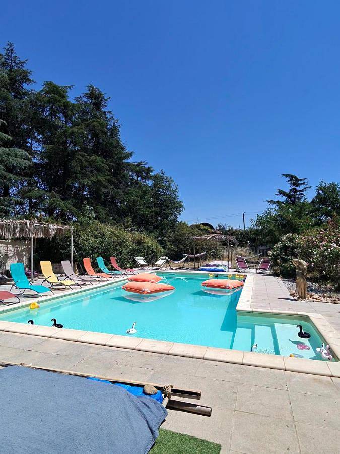 Gîte pour 2 personnes, avec Terrasse et Jacuzzi ainsi que Jardin et Piscine à Graulhet - 3