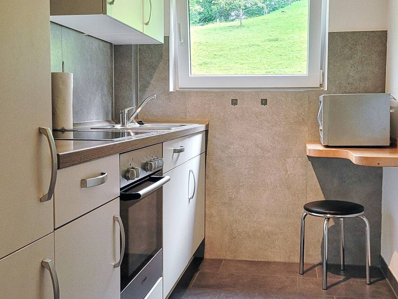 Entire apartment, Hoferpeterhof: 3-Bedroom Apartment with Mountain View, Shared Terrace & Wi-Fi in Bad Peterstal-Griesbach, Central Black Forest