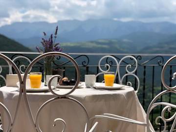 Casa rural para 11 personas, con terraza y vistas en Estamariu