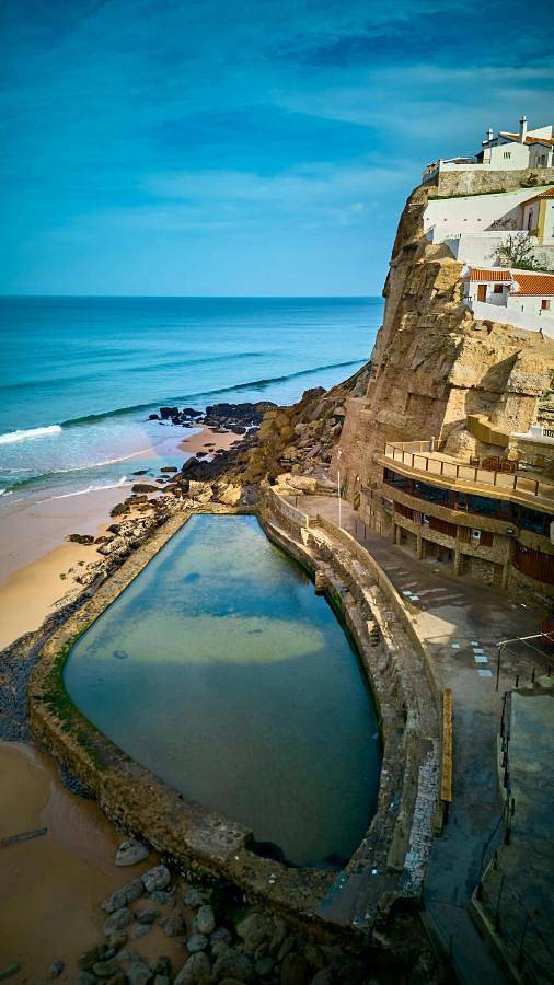 Azenhas do Mar Beach House in Azenhas do Mar, Costa de Lisboa
