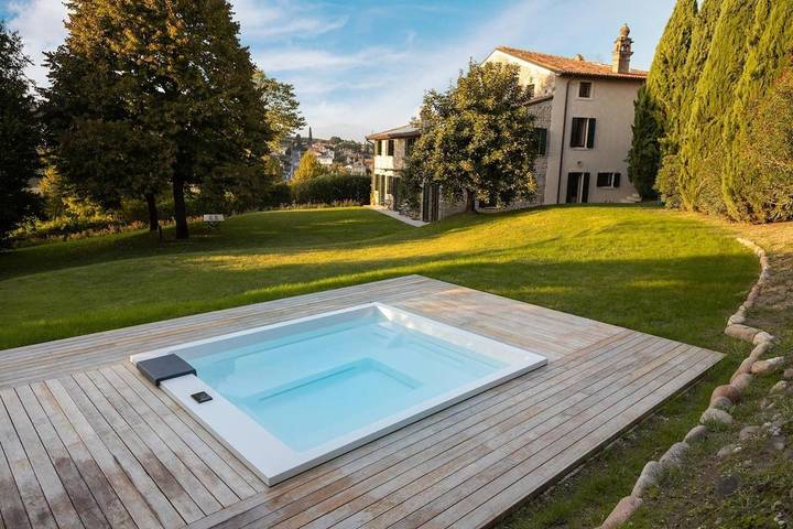 Location de vacances pour 12 personnes, avec jardin et vue dans Custoza