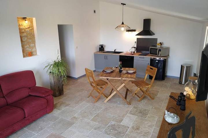 Location de vacances pour 2 personnes, avec Jacuzzi et Terrasse ainsi que Jardin et Vue à Berson - 2