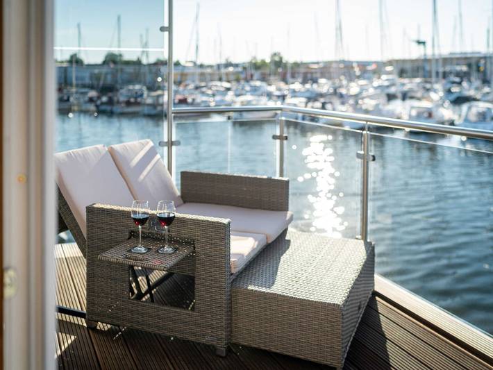 Boot für 4 Personen, mit Ausblick und Pool sowie Seeblick und Terrasse am Greifswalder Bodden - 4