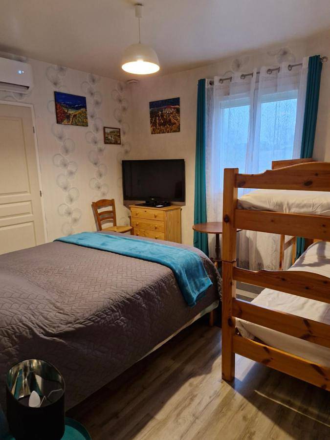 Location de vacances pour 2 personnes, avec terrasse et jardin, animaux acceptés à Saint-Pantaléon-de-Larche - 3