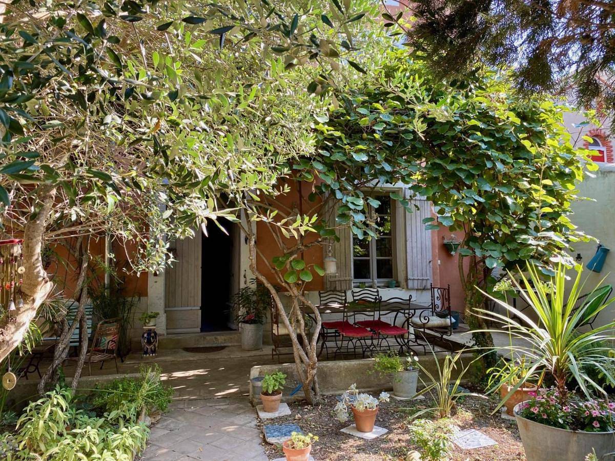 Large Double Room in Sainte-Cécile-les-Vignes, Vaucluse