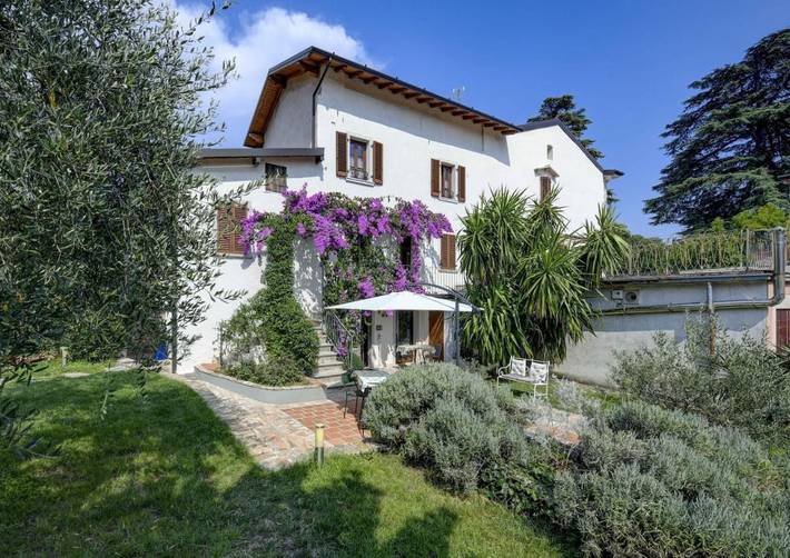 B&b per 3 persone, con giardino e panorama a Toscolano-Maderno