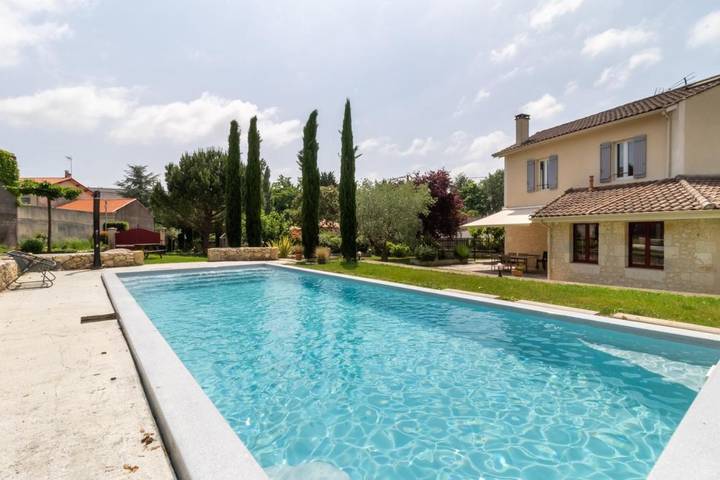 Maison de vacances pour 10 personnes, avec jardin et piscine, animaux acceptés