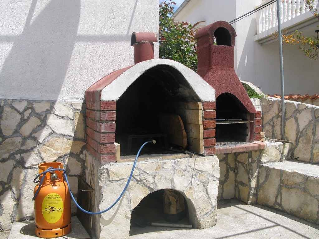 Entire holiday apartment, Holiday apartment with terrace and air conditioning  in Lopar, Rab