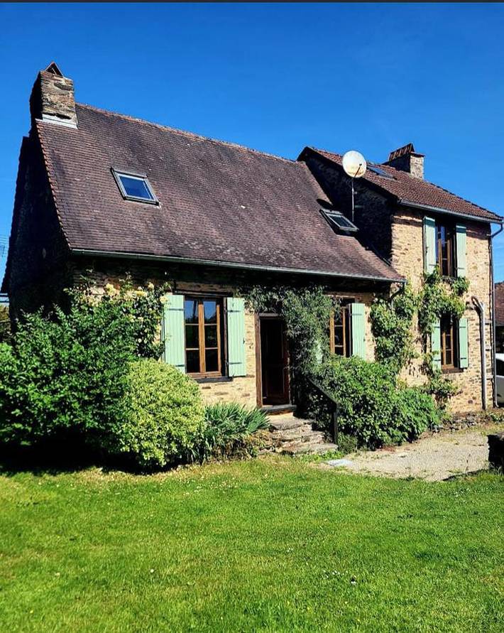 Location de vacances pour 4 personnes, avec vue et terrasse à Saint-Éloy-les-Tuileries