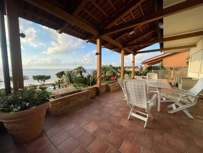 Location de vacances pour 12 personnes, avec jardin et vue ainsi que piscine et terrasse, animaux acceptés à Scilla - 2