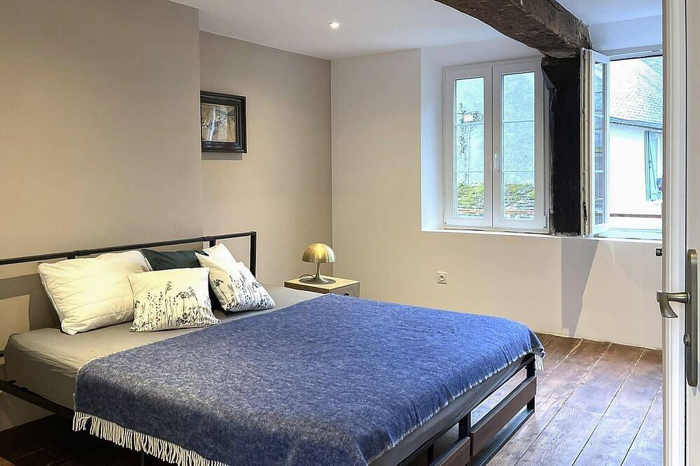 Belle maison à colombages in La Baroche-sous-Lucé, Parc naturel régional Normandie-Maine