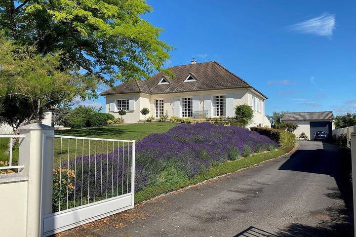 Location de vacances pour 8 personnes, avec Terrasse et Jardin à Couture-d'Argenson