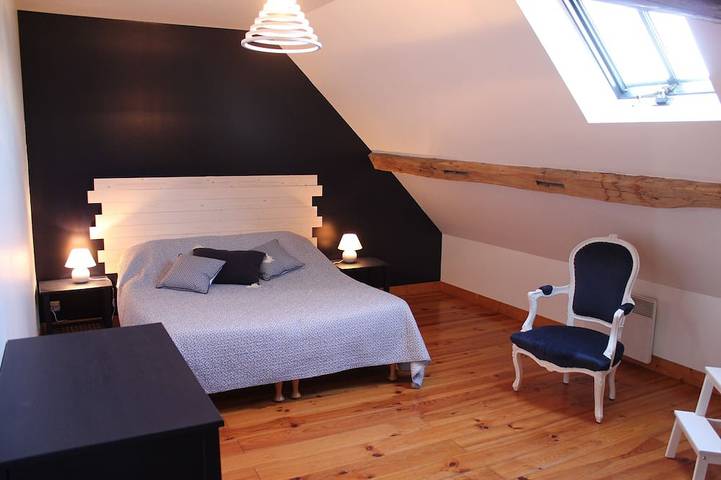 Gîte pour 13 personnes, avec terrasse et jardin à Ocquerre - 4