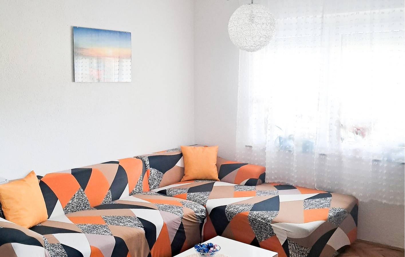 Ganze Ferienwohnung, Modernes Apartment, 2 km vom Strand entfernt, mit WLAN, Parkplatz und Terrasse in Novi Vinodolski, Primorje-Gorski Kotar