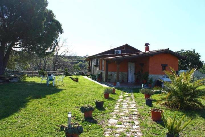 Gîte pour 6 personnes, avec balcon et piscine ainsi que jardin et vue à Candeleda - 2