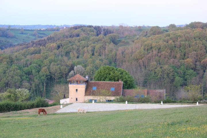 Gîte pour 4 personnes, avec terrasse et jardin à Saint-Marcelin-de-Cray