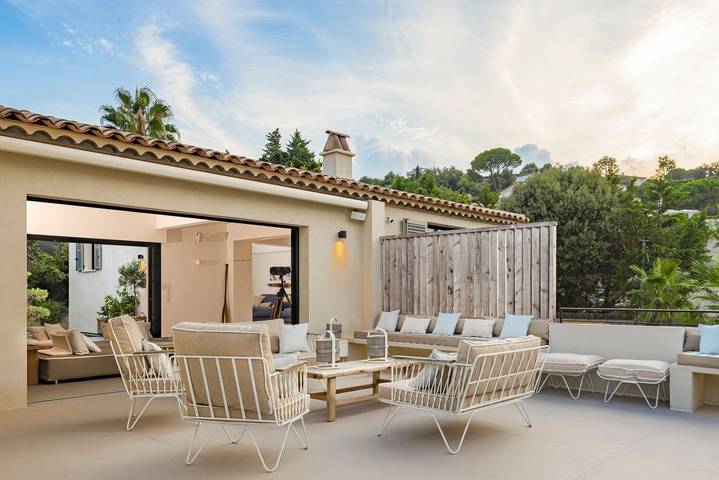 Villa pour 8 personnes, avec terrasse ainsi que sauna et jardin à Gassin - 2