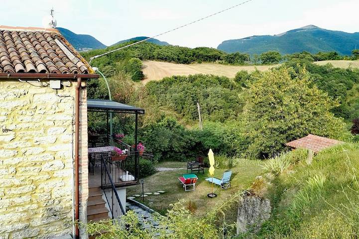 Casa vacanza per 8 persone, con balcone e giardino, con animali domestici - 1