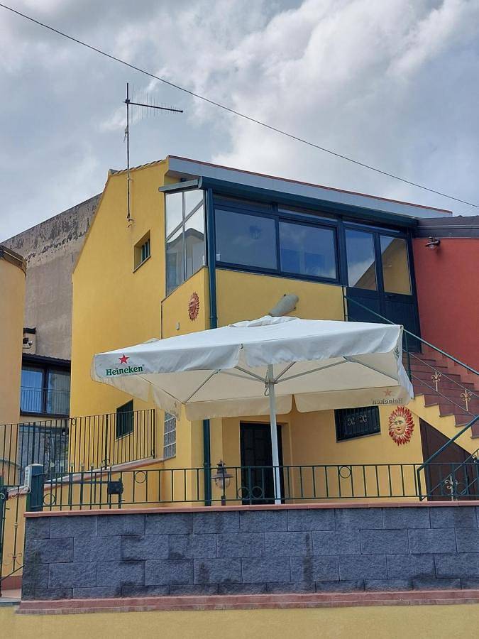 Location de vacances pour 6 personnes, avec terrasse et vue à Milo - 2