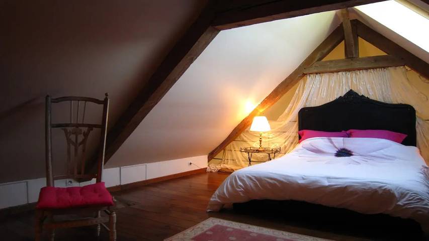 Location de vacances pour 3 personnes, avec piscine et jardin ainsi que sauna et jacuzzi dans Ponts sur Seulles - 2