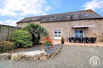Gîte pour 8 personnes, avec sauna ainsi que jacuzzi et jardin à Saint-Méloir-des-Ondes