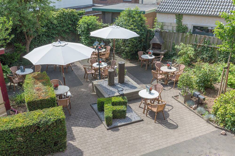 Delight in Nature and Comfort w/ Bike Rentals, Outdoor Dining, & Relaxing Vibes in Valkenburg, Limburg
