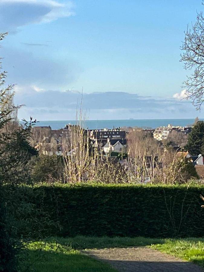 Maison pour 6 personnes, avec piscine ainsi que terrasse et vue, animaux acceptés à Houlgate